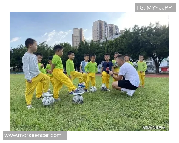 足球明星训练期间的趣味活动与放松方式揭秘