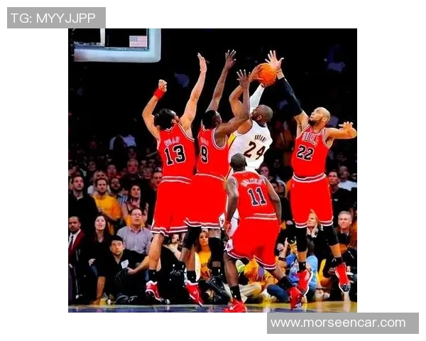 成都篮球队包夹战术解析与实战应用探讨