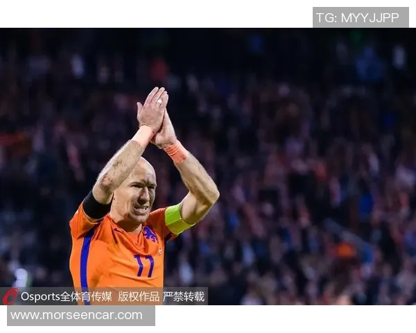 足球明星粉丝热情高涨现场狂欢瞬间尽显魅力与激情 足球明星粉丝热情高涨现场狂欢瞬间尽显魅力与激情