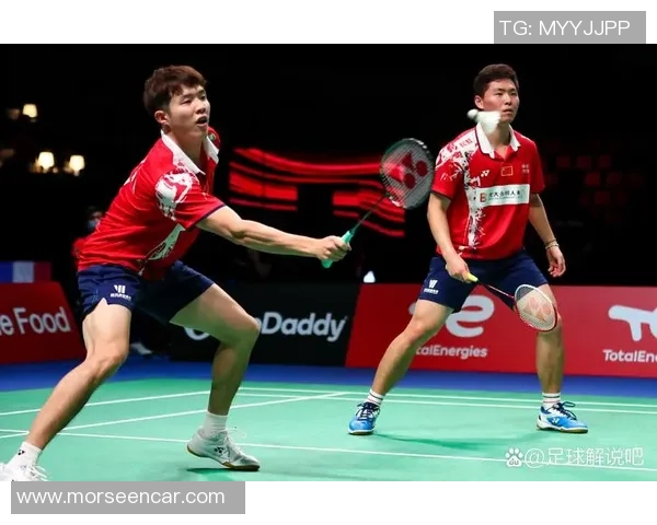 广州羽毛球队在全国锦标赛中的默契配合与战术分析